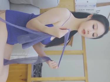 [妖精社视频] H2028 《美琪老师傅-看书的时候》